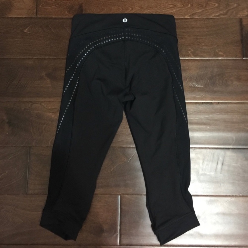 Lululemon Athletic black Capri leggings size 4